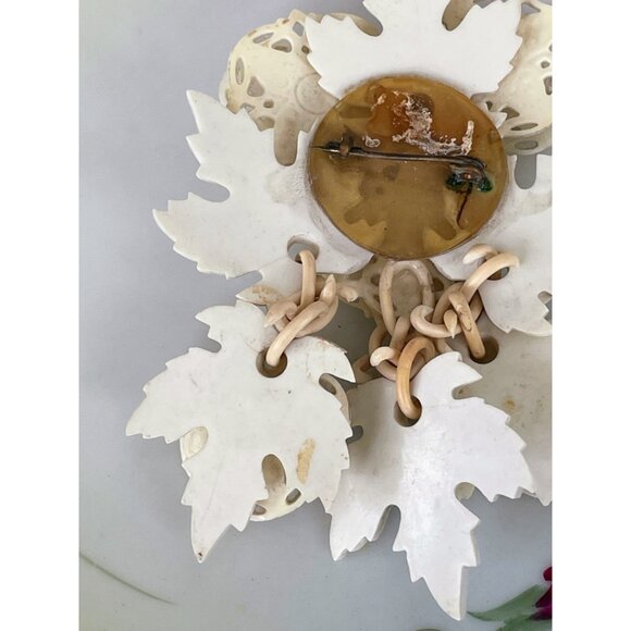 Vintage 1930s Carved Celluloid Large Dangle Brooch Leaves Flowers - Picture 4 of 12